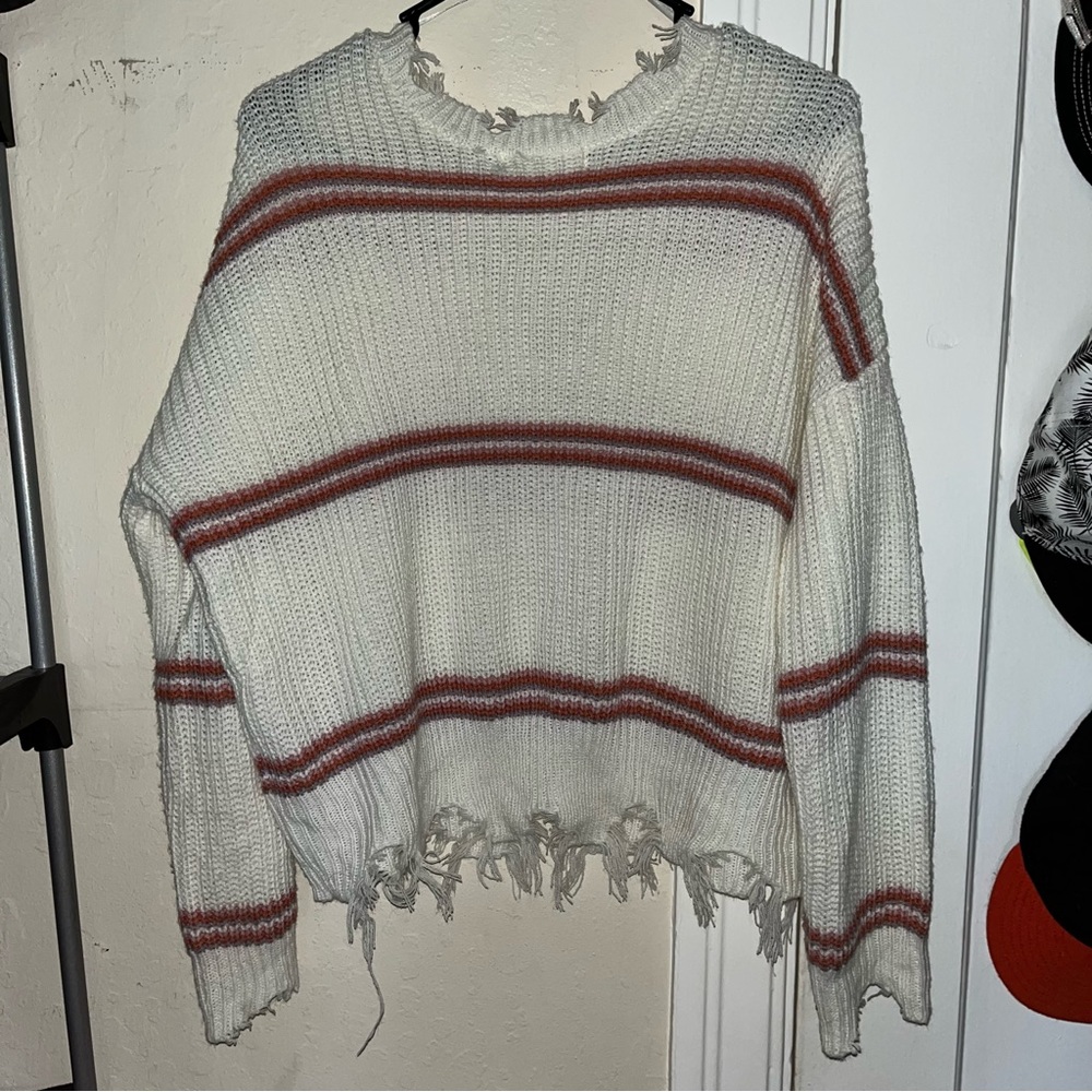Womens Distressed Sweater, BRAND NEW✨Never worn. Perfect for FALL 🍂